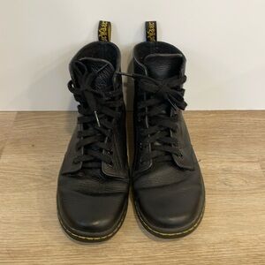 Doc Martens Leyton Leather Boot/Sneaker Sz 7